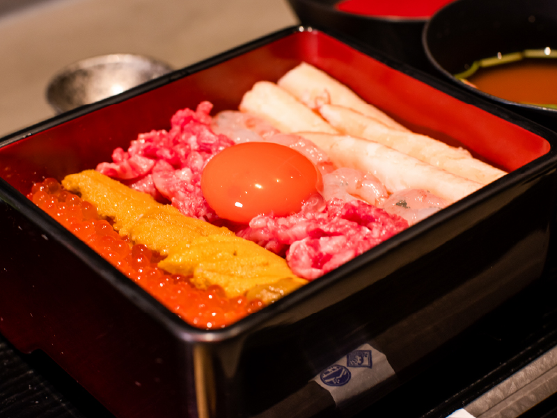 一日限定５食！能登牛プレミアム肉重海鮮玉手箱